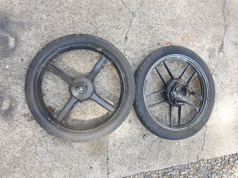 Rad Felge / Felgenring 10 Zoll 2.10x10 Schwarz Für Vespa PV, ET3, PK