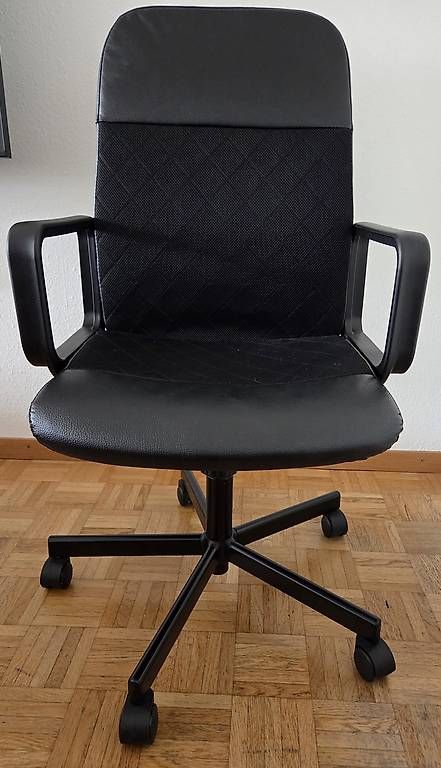 Stühle: IKEA RENBERGET Bürodrestuhl schwarz – Gebraucht aus Oberengstringen von rama.18