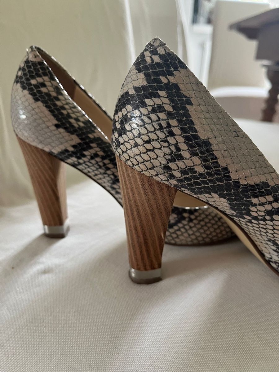 Guess Scarpe da donna: Guess Schlangenmuster Pumps, Holz Absatz, Gr. 37 – Usato da Lenzburg venduto da selabella 2