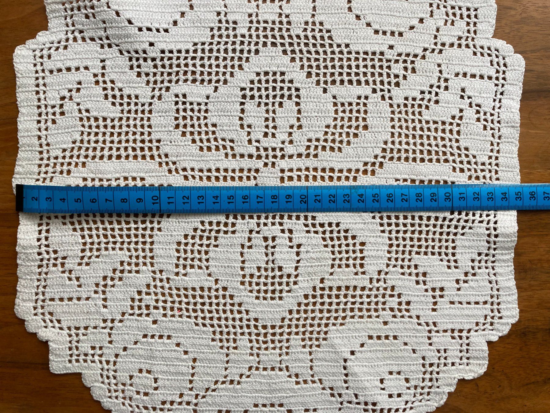 Tutte le decorazioni: Spitzendeckchen Häkeldeckchen Untersetzer  42x35 cm – Usato da Subingen venduto da Etageren 3