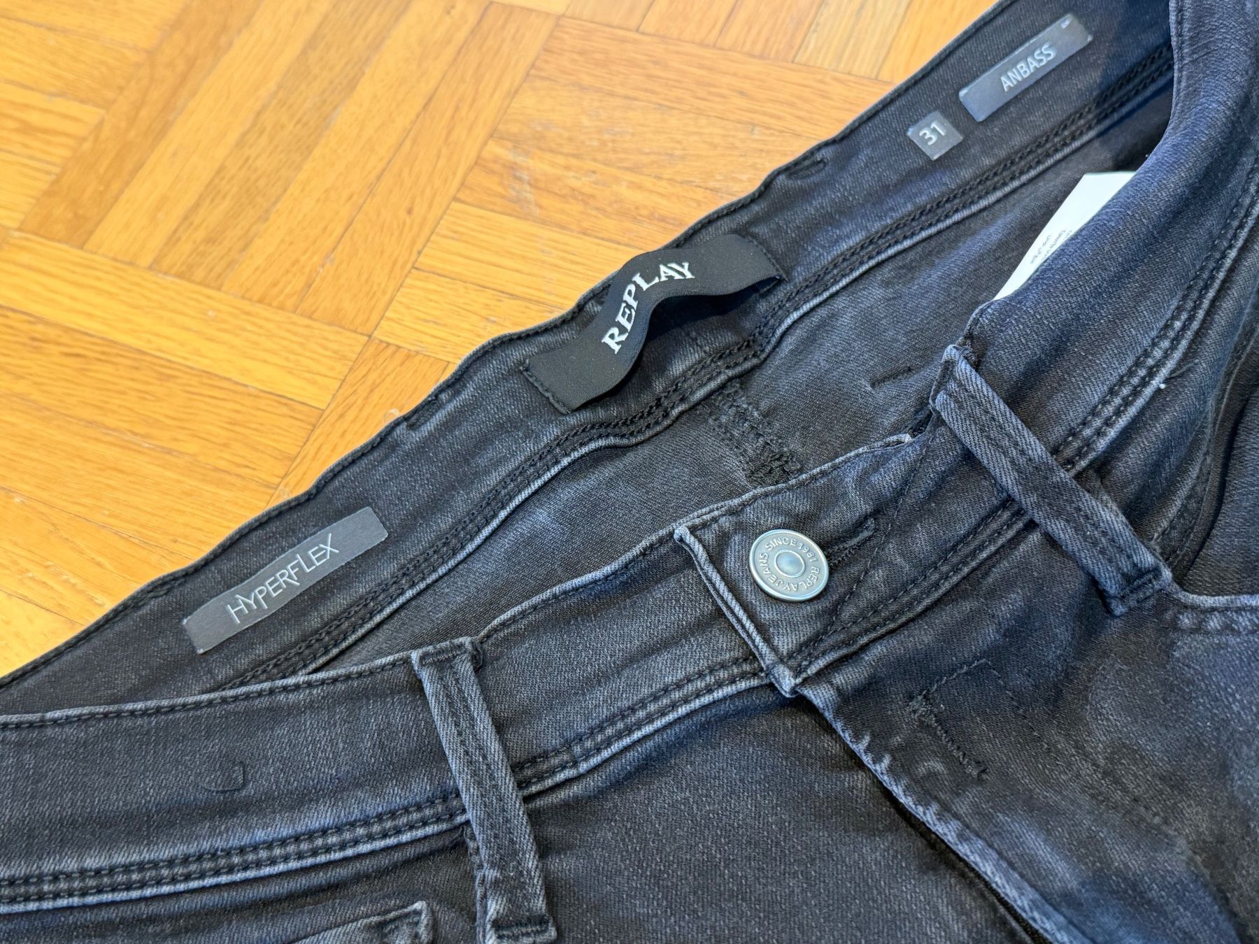 Replay Jeans: Replay Anbass Hyperflex Herren Jeans – Usato da Meggen venduto da Smikopiko 4