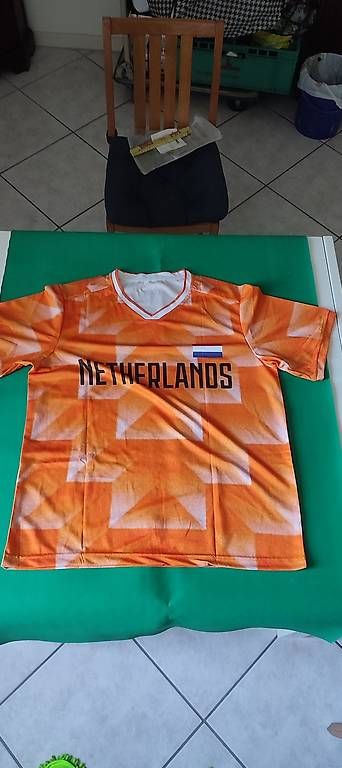 Canottiere & Pantaloni: Maglia da Calcio Nazionale Olanda – Usato da Coldrerio venduto da diveklo