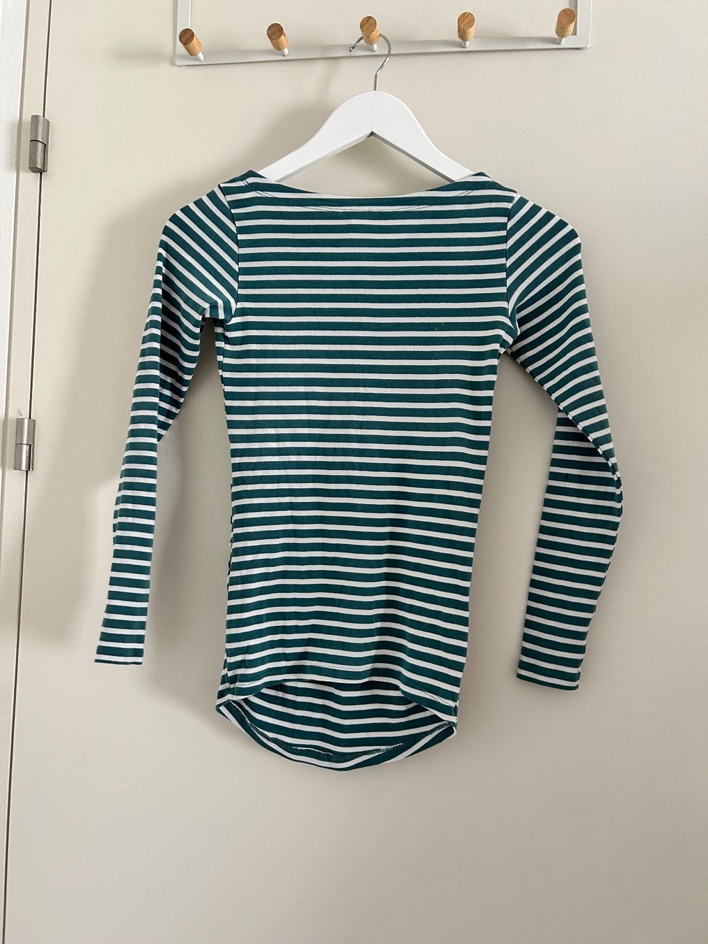 H&M Top: Umstandsshirt grün weiss gestreift langarm – Usato da Zürich venduto da predisha 1