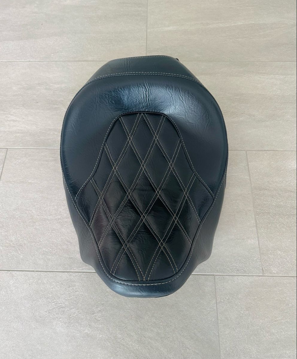 Harley-Davidson Tutti i ricambio per moto: Harley Sitz Solo Diamond P52000248 – Usato da Sempach venduto da SwissRidy89 1