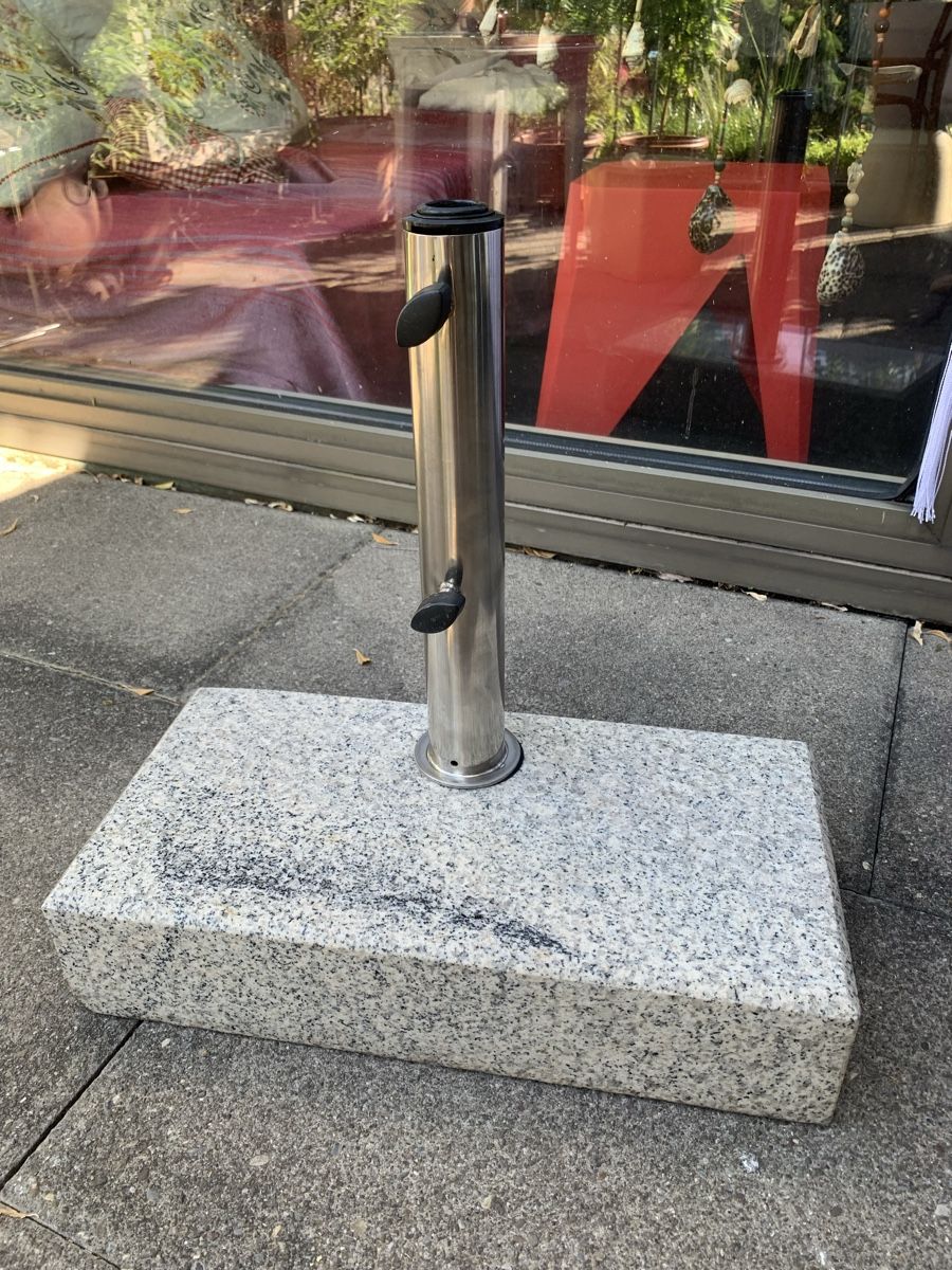 Altro: Sonnenschirmständer – Usato da Zürich venduto da benebiene
