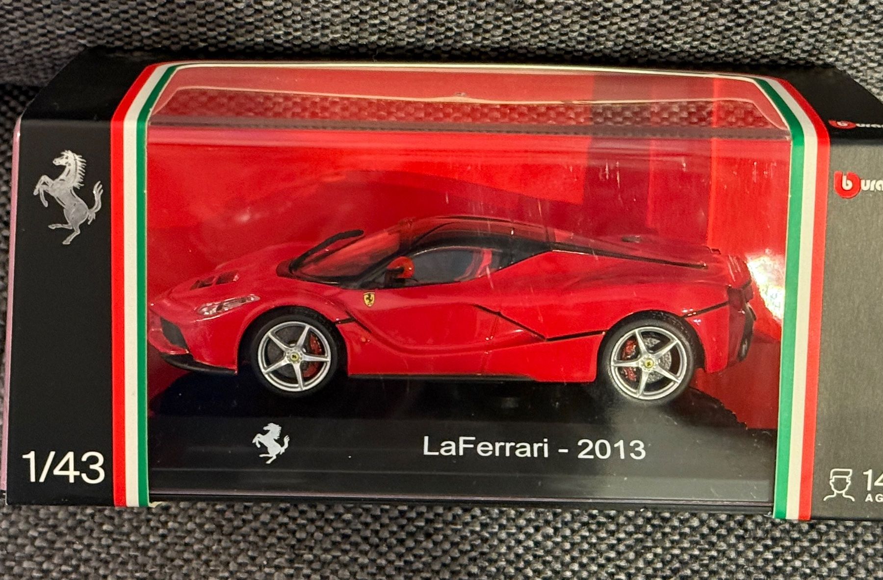 Ferrari Modellini d'auto: Ferrari LaFerrari 2013 Burago 1/43 – Nuovo e nell'imballaggio originale da Studen BE venduto da Ironbonehead 4