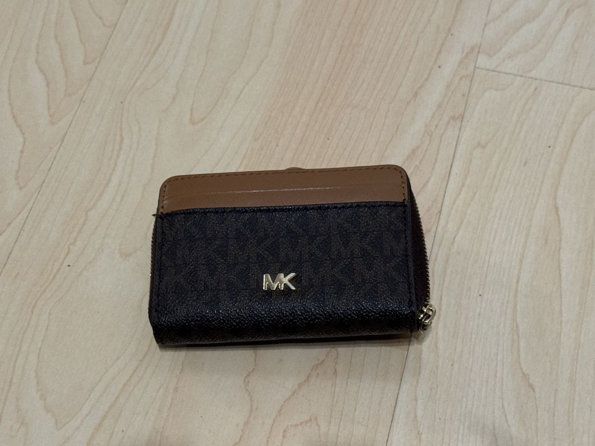 Michael Kors Portemonnaie: Michael Kors Geldbörse – Gebraucht aus Rotkreuz von luxurybe