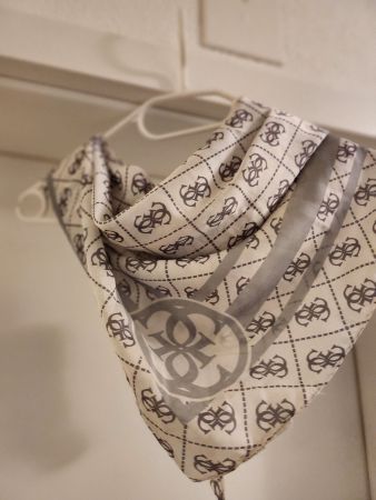 Guess Foulard