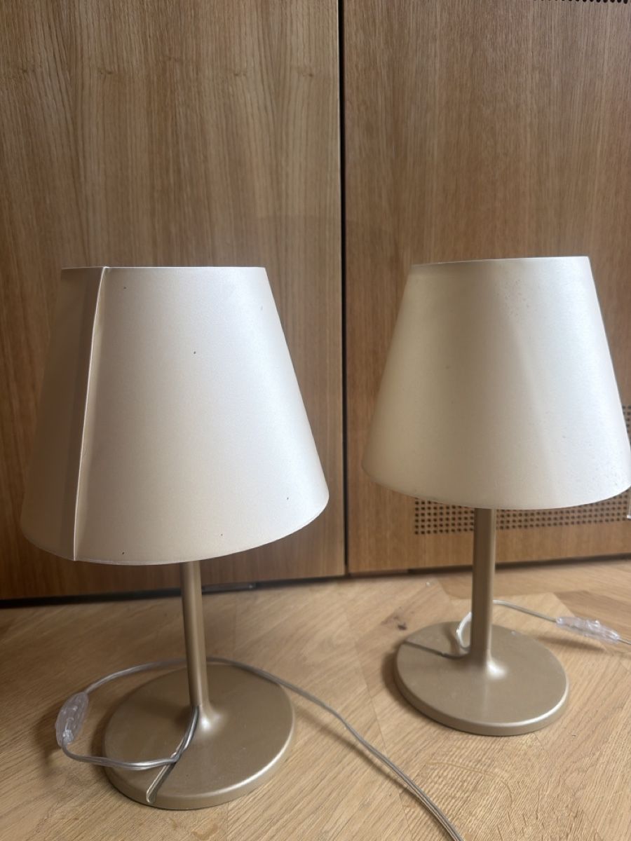 Artemide Lampade: Artemide Steh- und 2 Nachttischlampen-Set – Usato da Pfaffhausen venduto da NFIZH 8