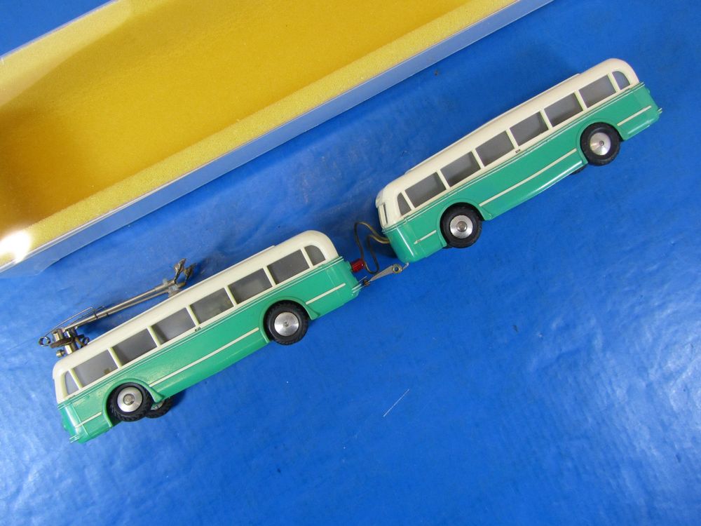 Remorque Trolleybus HO BRAWA - Jaune 4 Roues 2 Axes - Lumineux - Occasion