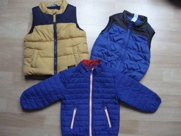 Jacken & Mäntel: 2 Tolle Gilets, 1 dünne Jacke,  1Jäckli – Gebraucht aus Zeiningen von Efifi