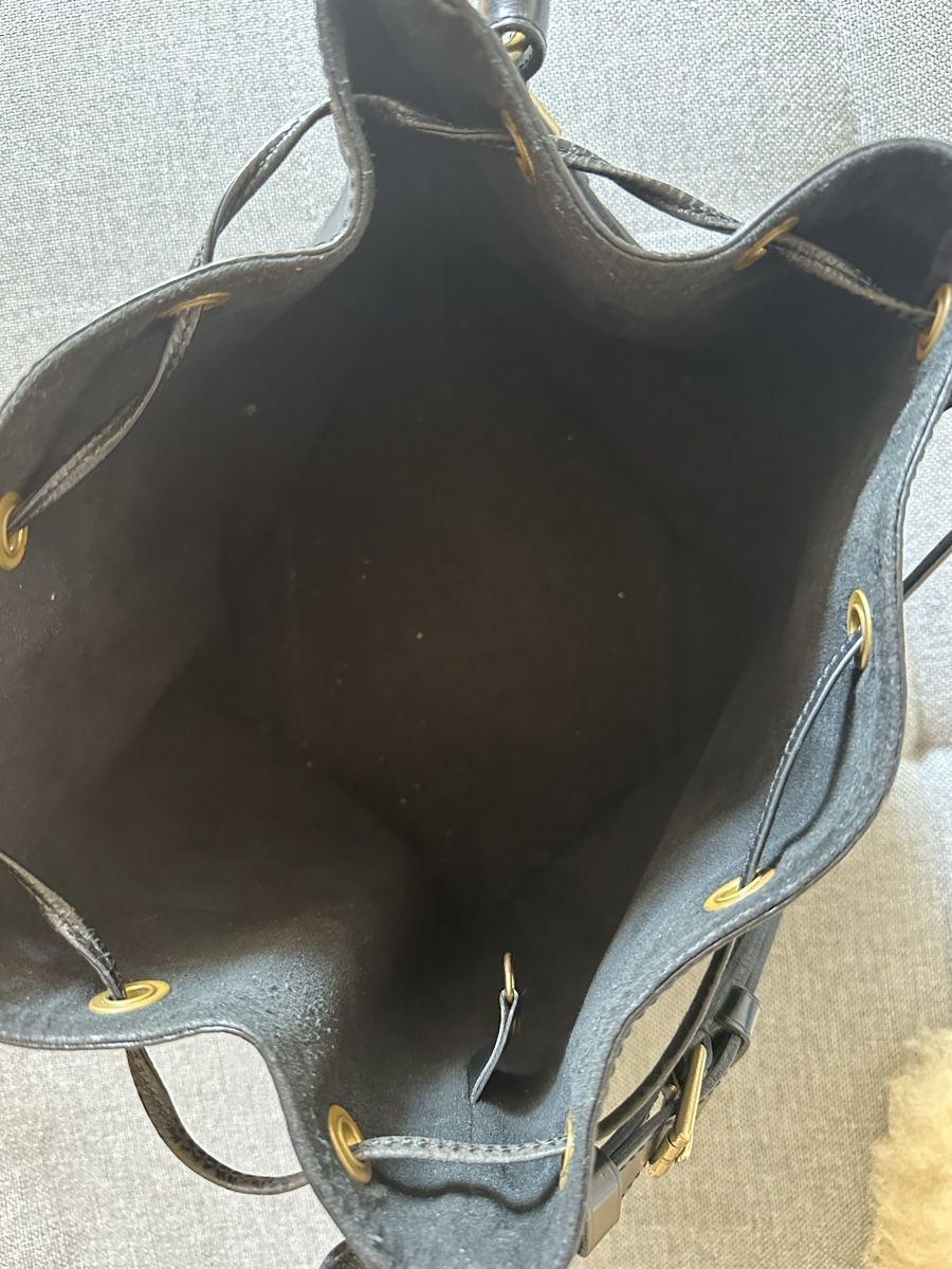 Louis Vuitton Borse da donna: Louis Vuitton Petit Sac Noé Epi – Usato da Zürich venduto da yacay 4