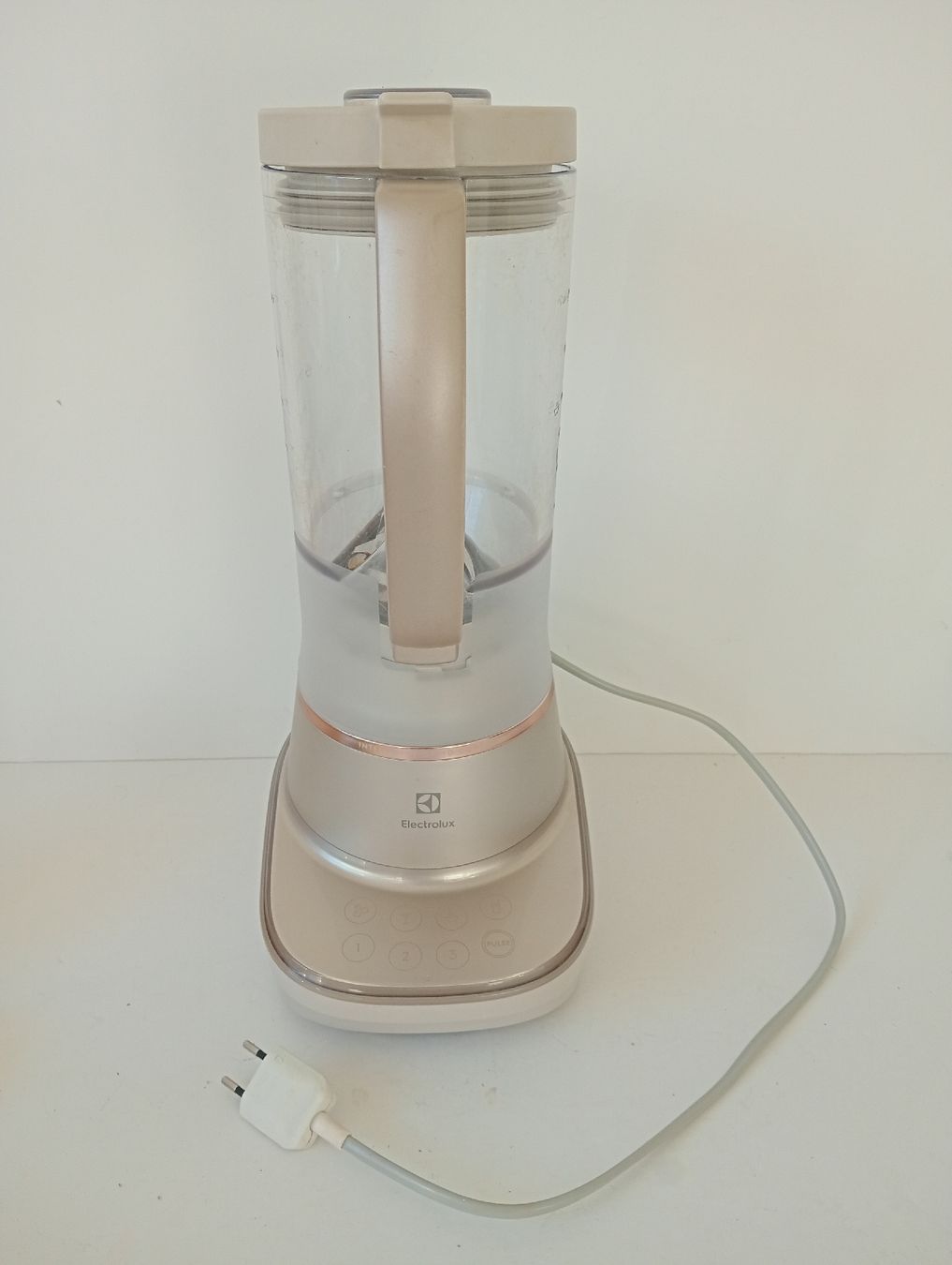 Electrolux Elettrodomestici da cucina: Electrolux Explore 7 Standmixer Mixer CH-Stecker 1.5 L – Usato da Allschwil venduto da Evgeniia78 2