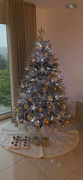Toutes les décorations: Weihnachtsbaum mit Schnee – D'occasion à Nürensdorf par j.zentner 1