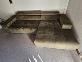 Ecksofa olivgrün mit elektrischer Funktion gebraucht