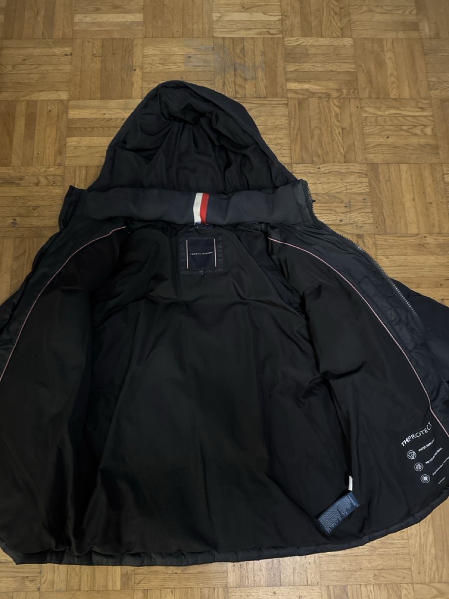 Giacche: Veste tommy hilfiger – Usato da Fribourg venduto da bar_q2pw 1