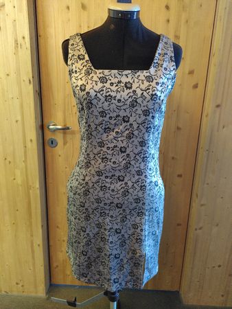 Silbernes Kleid / Robe argentée / Silver dress