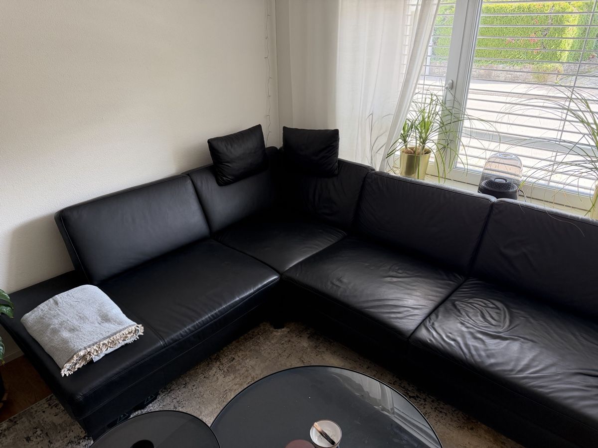 Sofas: Ledercouch schwarz L-Form – Gebraucht aus Schlieren von jon_5vsq
