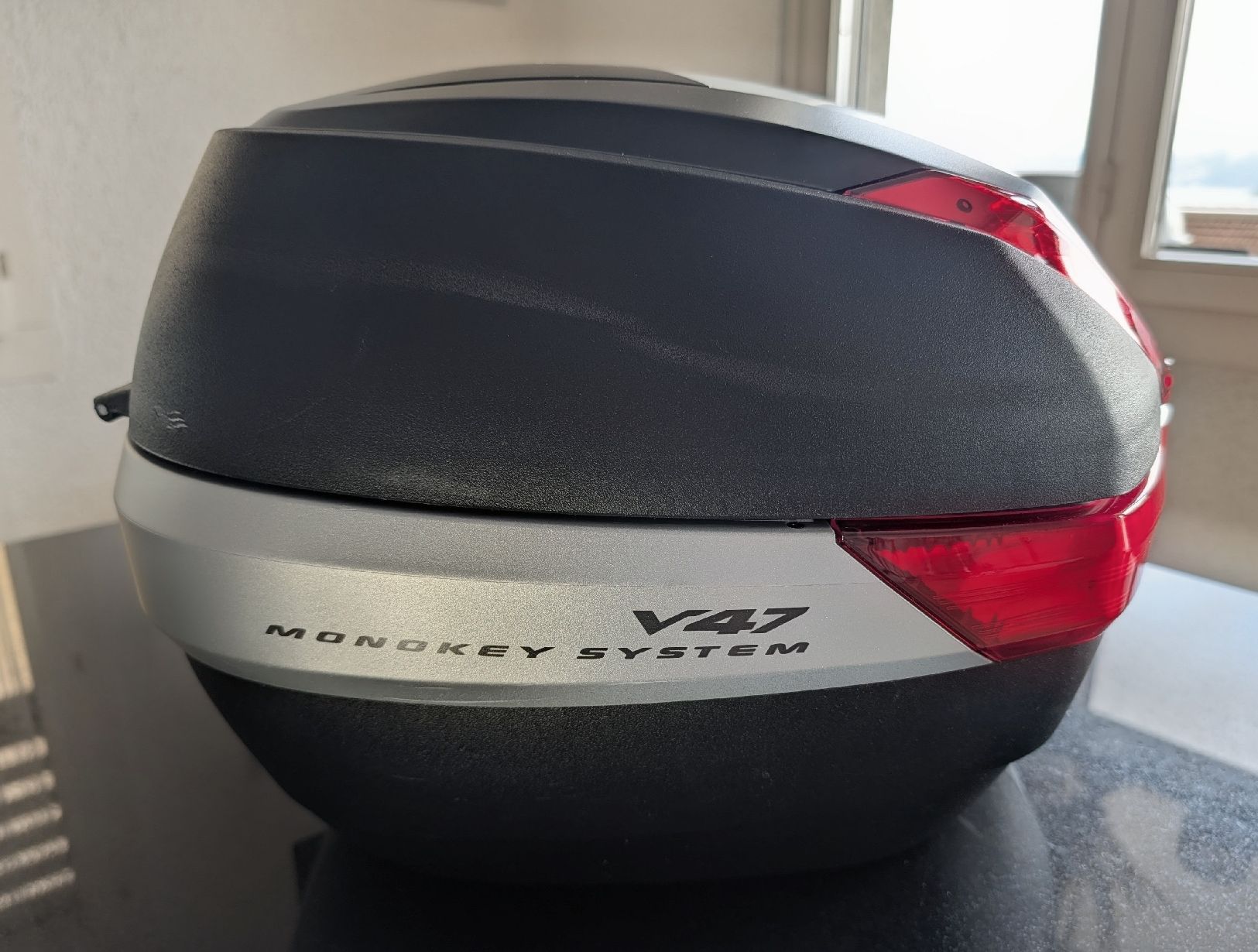 Givi Topcase: Givi Monokey System V47 – Usato da Dallenwil venduto da Nettermensch 1