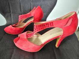 Escarpins "Tulipano", en daim de couleur corail avec strass.