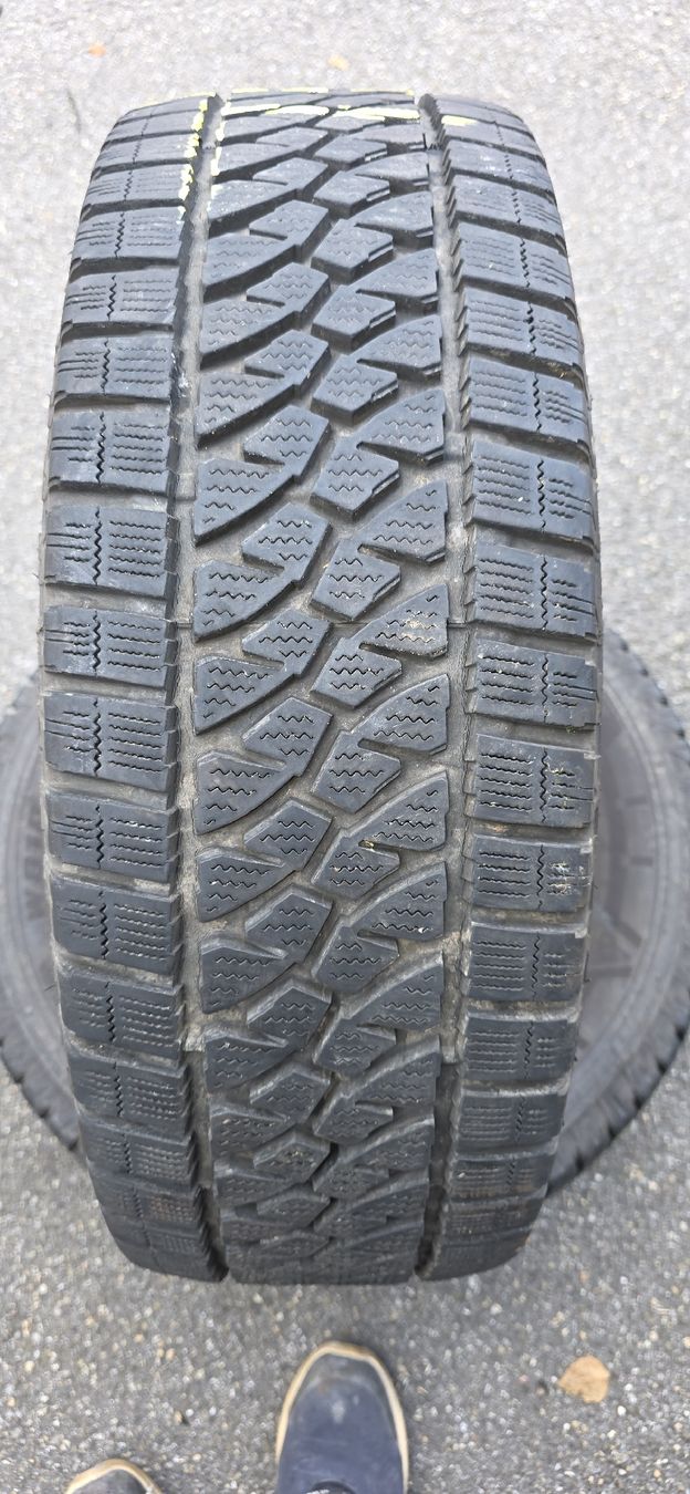 Bridgestone Pneus & Kompletträder: Winterpneu 235/65/R16C M+S – Gebraucht aus herzogenbuchsee von jamma01 1