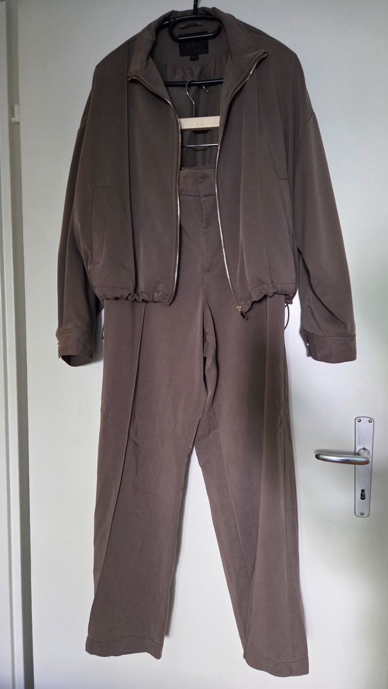 Zara Kleiderpakete: Ensemble kaki Zara S/M – Neu (gemäss Beschreibung) aus Onex von AF.