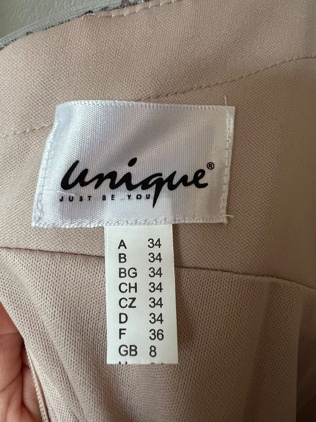 Vestiti: Unique Festkleid Abendkleid mit Pailletten – Usato da Bassersdorf venduto da m.vontobel 7