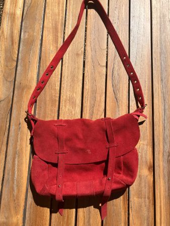 Sac bandoulière vintage en daim rouge
