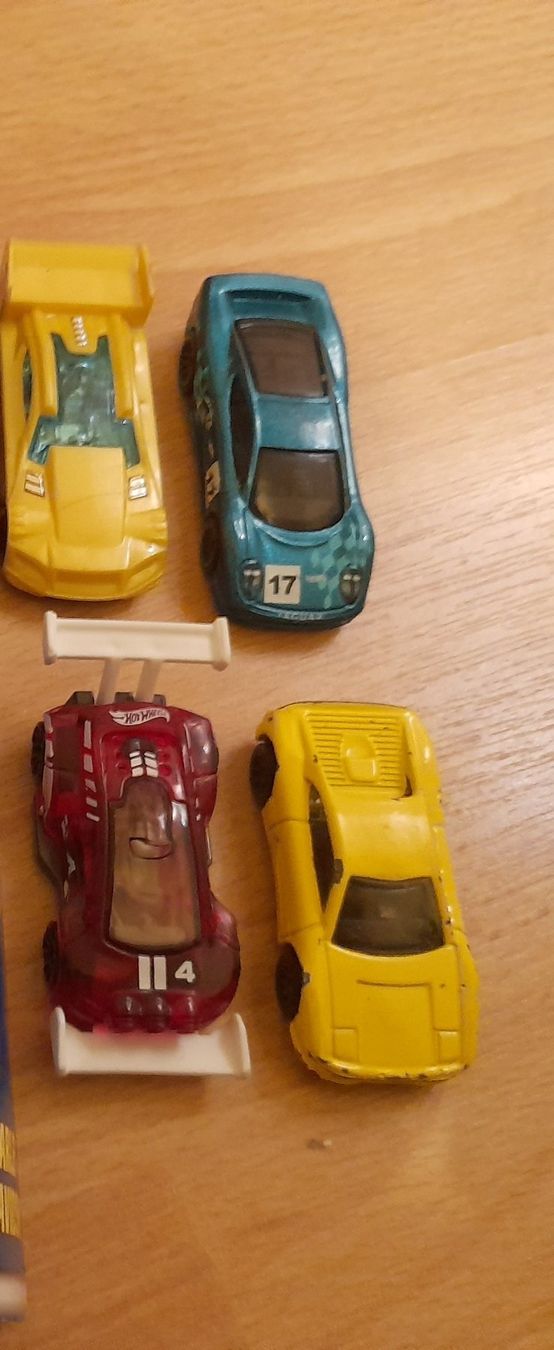 Hot Wheels Giocattoli: 4 Hot Wheels Spielautos – Usato da Lustmühle venduto da chevi03 1