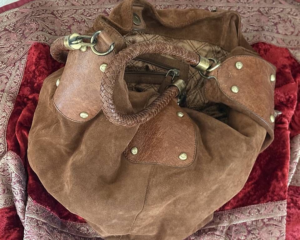 Taschen für Damen: Handtasche – Gebraucht aus Bergdietikon von ulr_r9x5