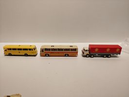 Autos / Lastwagen