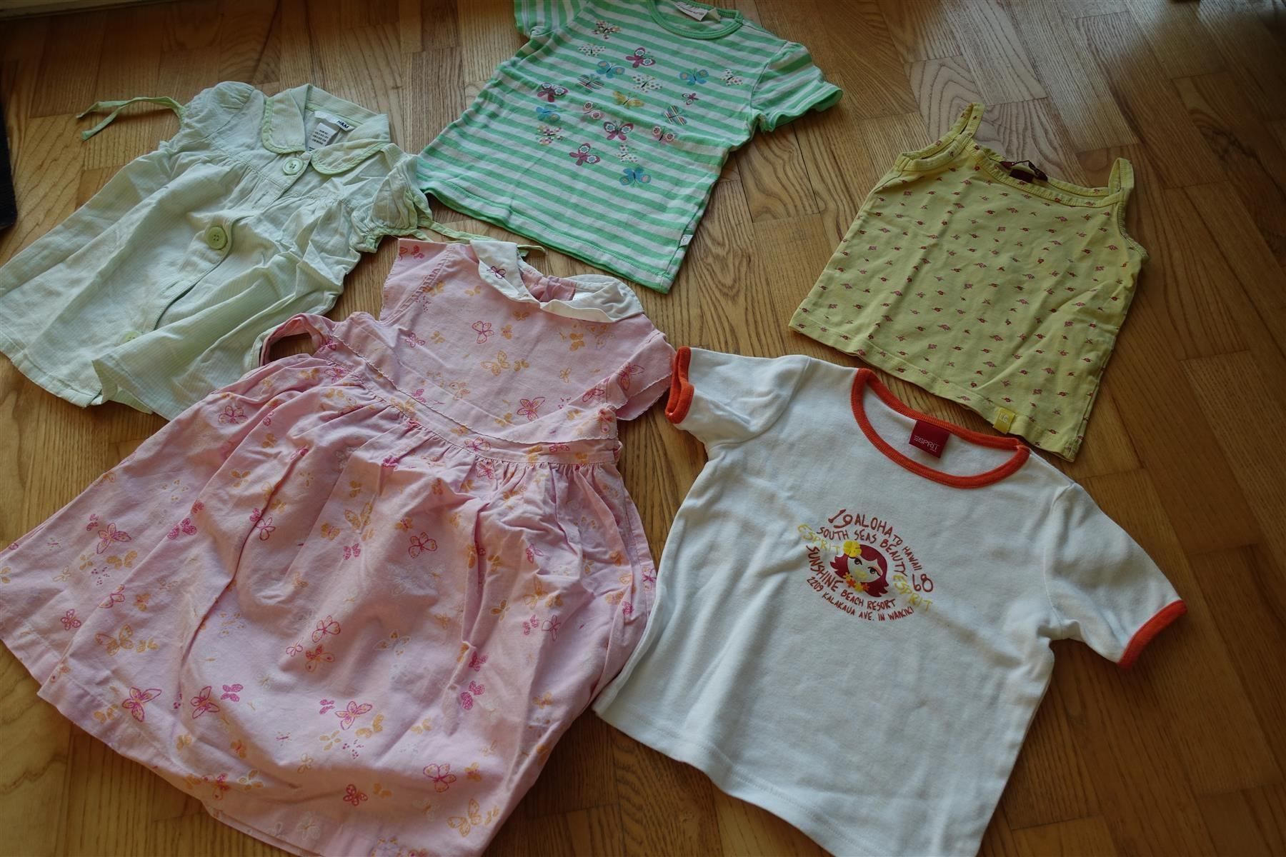 Kleiderpakete & -sets: Gr. 92 / 4 x Sommeroberteile , 1 x Kleid – Gebraucht aus Aesch ZH von Goonies_1
