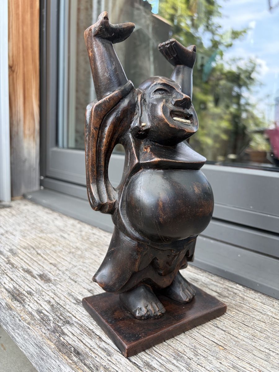 Statuette: Holzfigur lachender Buddha – Usato da Männedorf venduto da palladio 2