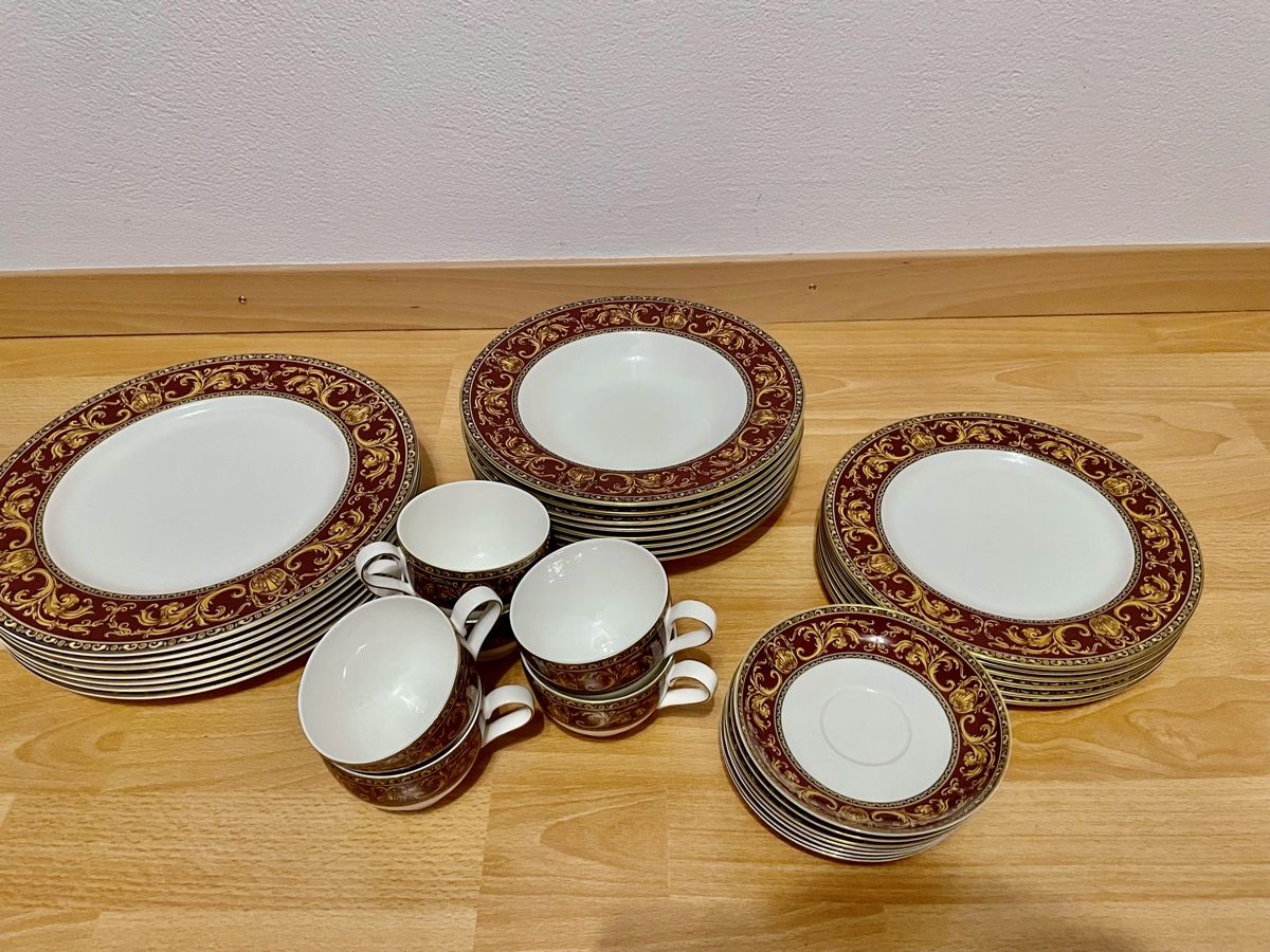 Set di piatti: Royal Bone China Speiseservice – Usato da Chur venduto da Tsambiko 5