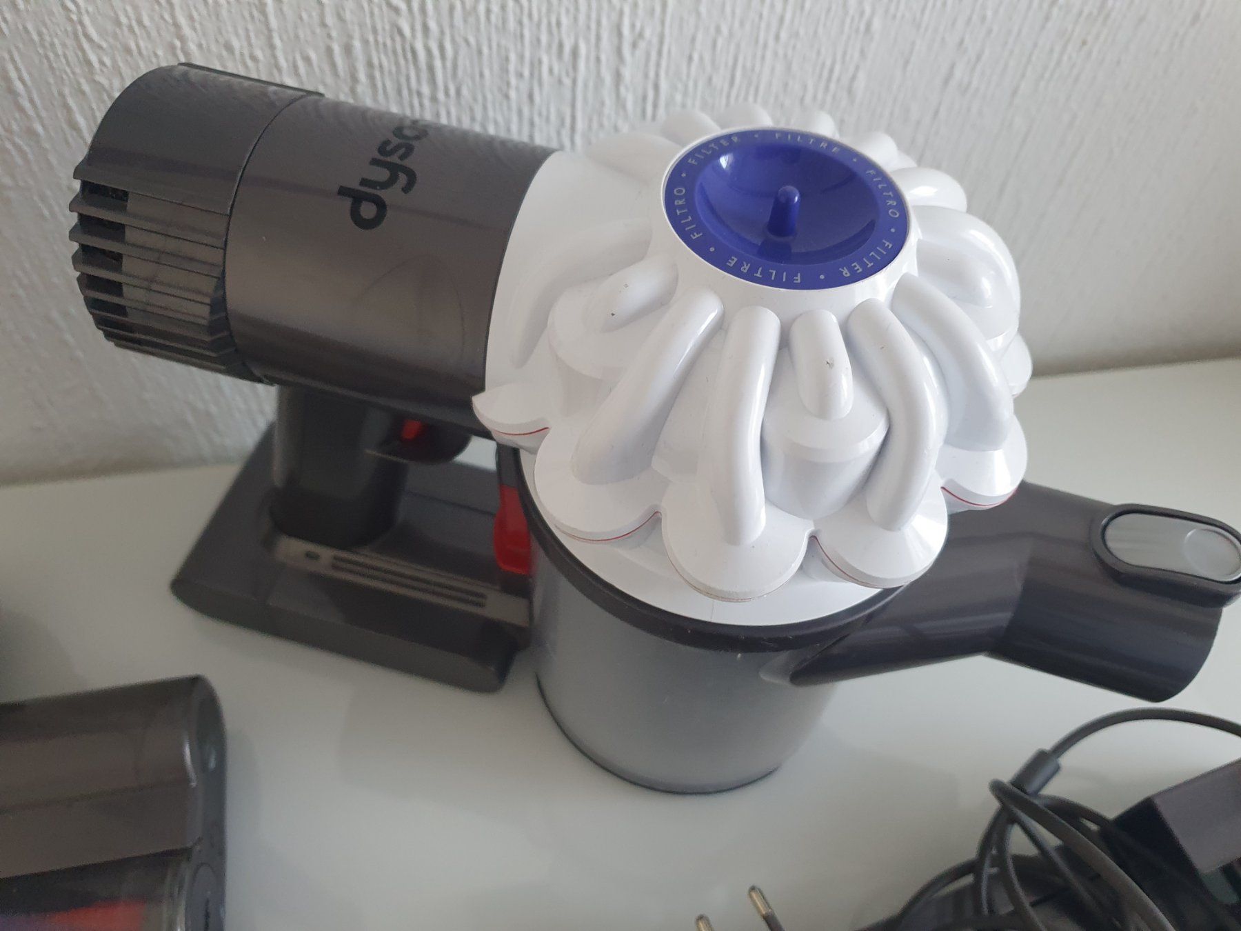 Dyson Aspirapolveri & Accessori: Dyson V6 d'occasion avec plusieurs accessoires – Usato da Lausanne venduto da Af2016 4