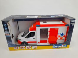 BRUDER MB Sprinter Ambulanz mit Fahrer