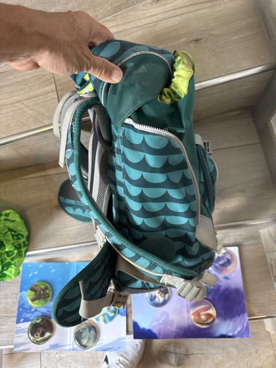 Ergobag Sacs & sacs à dos: Ergobag Rucksack blau-grün mit Anhänger und Buttons – D'occasion à Oberrohrdorf par einzelgarage 7