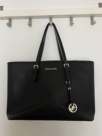 Michael Kors Jet Setter Travel Tote