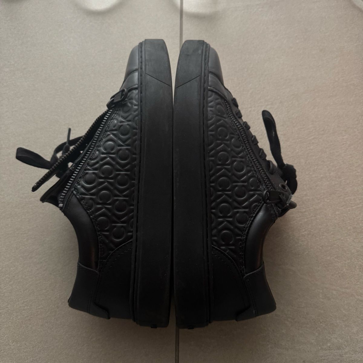 Calvin Klein Scarpe da uomo: Herren Calvin Klein Sneakers Grösse 42 – Nuovo (secondo la descrizione) da Hinwil venduto da norisenya 3