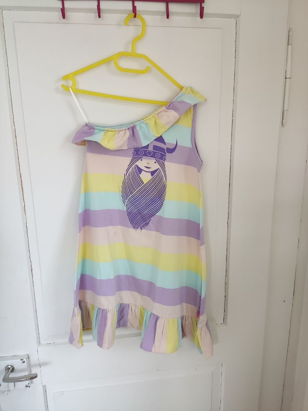 Danefae Vestiti & Gonne: Kleid Danefae Gr 140  – Usato da Winterthur venduto da Shorna