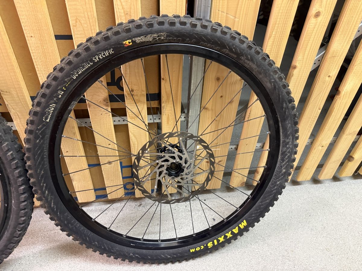 Mavic Pièces détachées: MTB Wheelset 26 Roval + Mavic  – D'occasion à Giswil par urr_7c5j 4