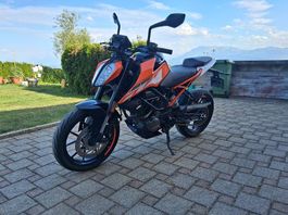 KTM Duke 125
