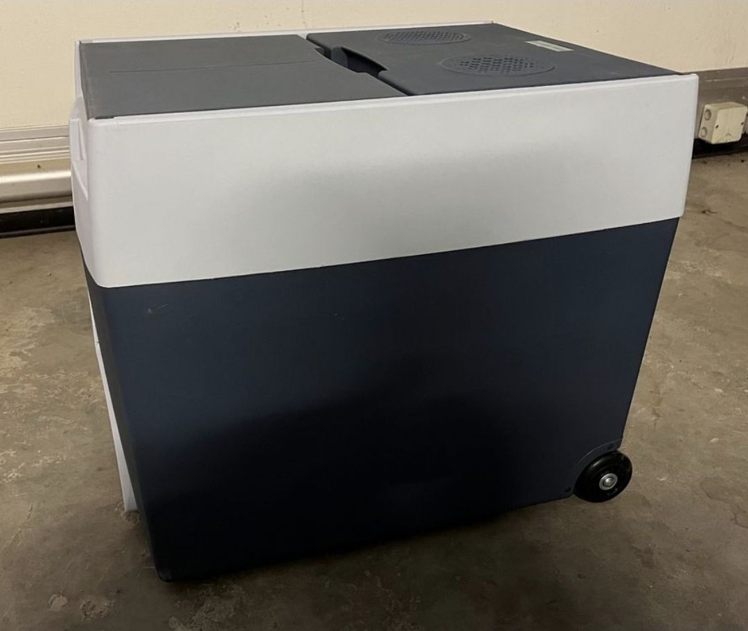 Mobicool Frigoriferi & Refrigeratori: Kühlbox Mobicool W48 AC/DC – Usato da Ehrendingen venduto da Svenis 3