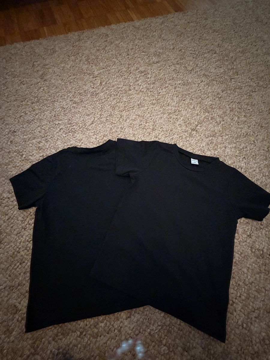 Camicie, T-shirt & Polo: 2er-Set schwarze T-Shirts – Usato da Buchs AG venduto da GresaaB 1