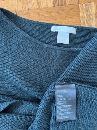 Schöner dunkelgrüner Pullover H&M