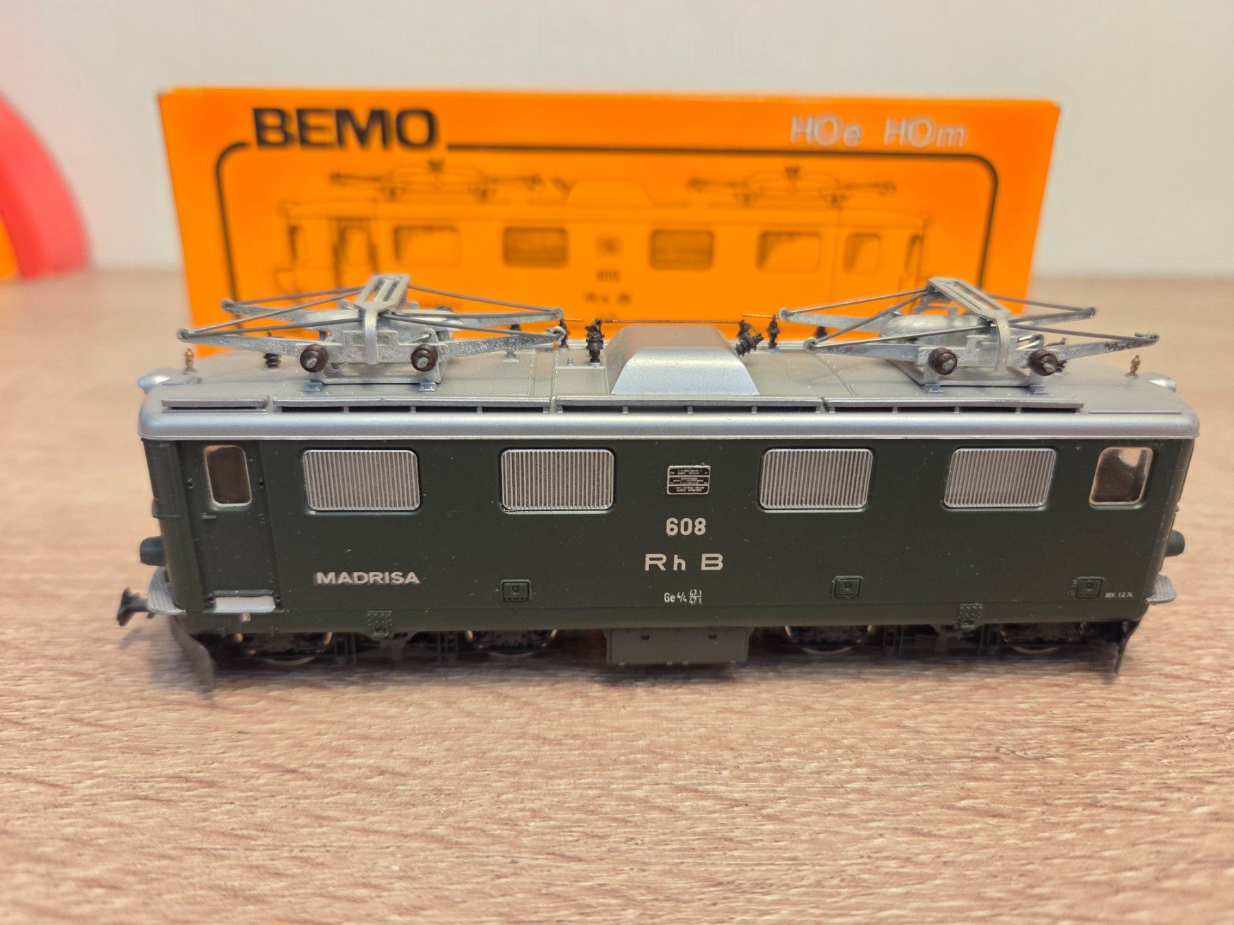 Bemo Modellini di ferrovie: Bemo 1250/8 E-Lok Madrisa RhB H0m – Usato da St-Aubin-Sauges venduto da Lo_Go