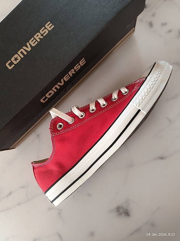 Chaussures hommes: Converse CT White Red Swiss style Grösse 43 – D'occasion à Thun par SaleLion3000 1