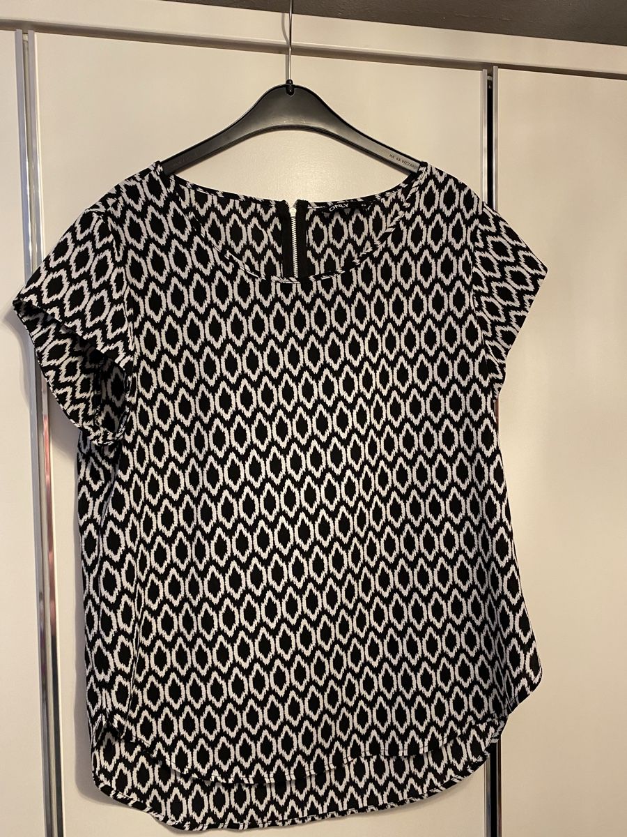 Only Camicette: Damen Bluse von ONLY Gr.40 – Usato da Pfungen venduto da Sheki56