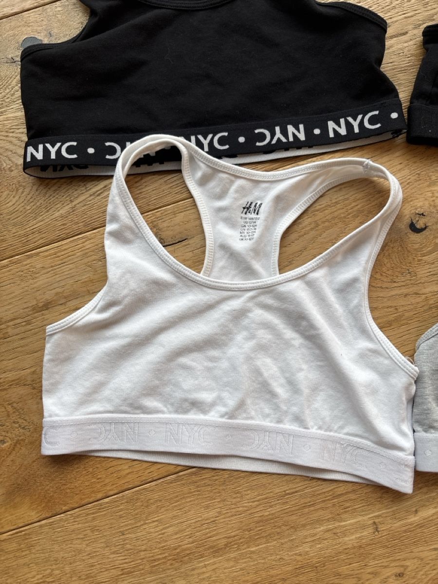 H&M Camicette, T-shirt & Top: Set mit 4 H&M Tops, NYC 146/152 – Usato da Wilen b. Wil venduto da b-mountain 4