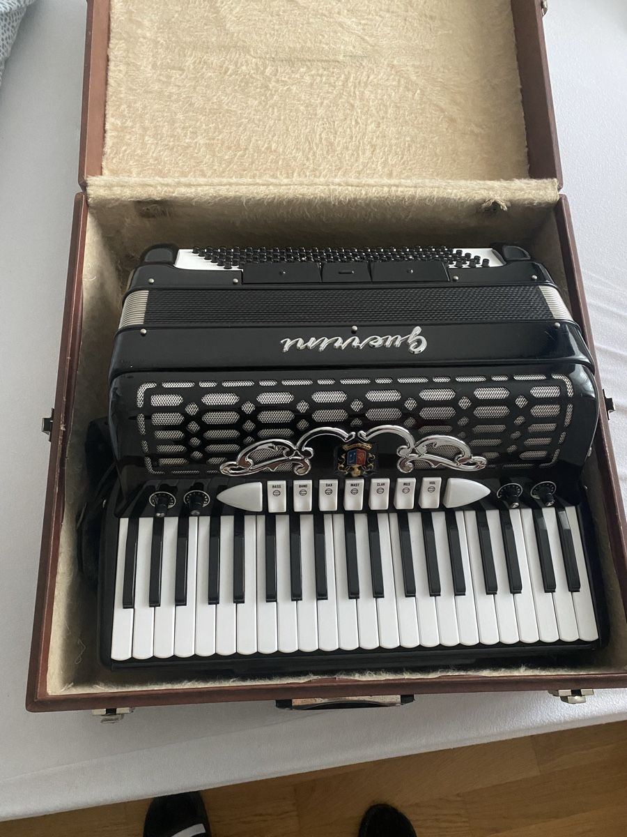 Strumenti musicali: Guerini Akkordeon Student 127 – Usato da wittenbach venduto da Stanko393 3